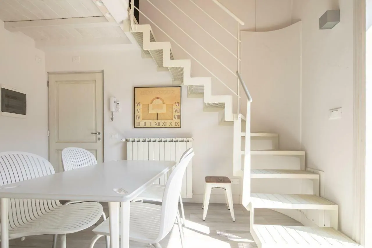 Giglio Apartments By Mmega Firenze 0*,